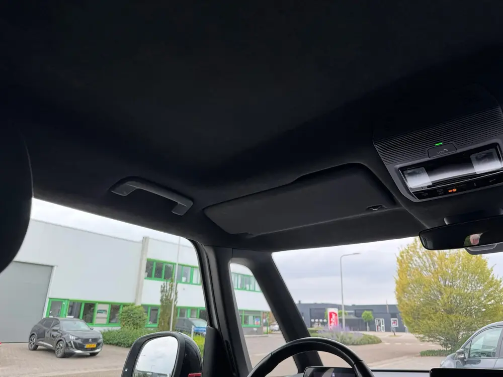 Volkswagen ID. Buzz 1st 77kWh | Red Accent pakket | IQ Light uit 2023, foto 17