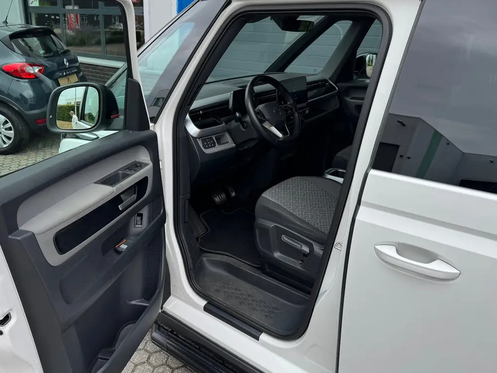 Volkswagen ID. Buzz 1st 77kWh | Red Accent pakket | IQ Light uit 2023, foto 3
