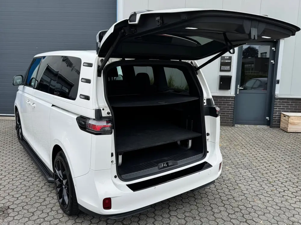 Volkswagen ID. Buzz 1st 77kWh | Red Accent pakket | IQ Light uit 2023, foto 6