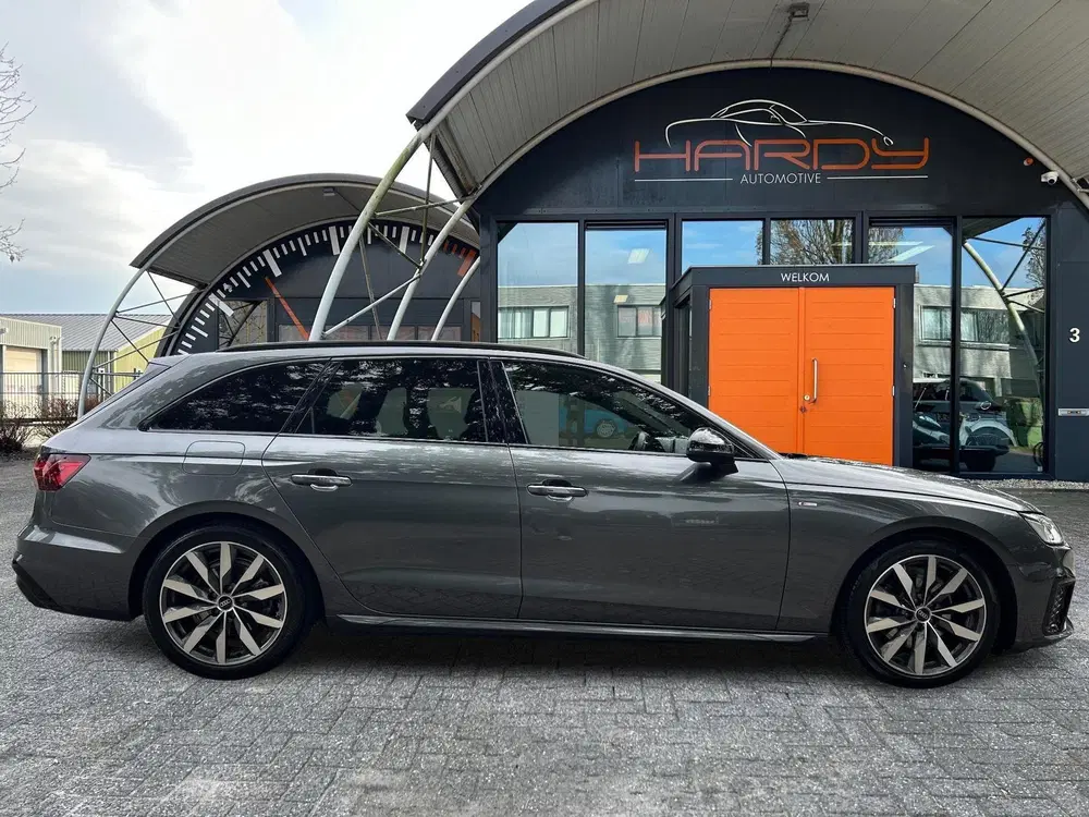 Audi A4 35 TFSI S edition Competition 1e EIG NL-Au uit 2022, foto 2