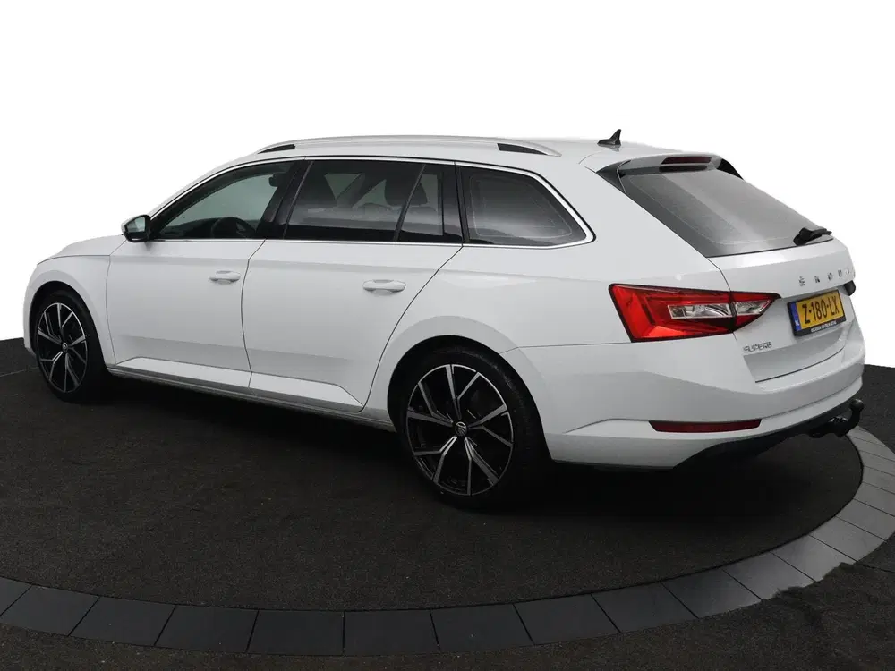 Skoda Superb 1.5 TSI Business Edition DSG uit 2024, foto 13