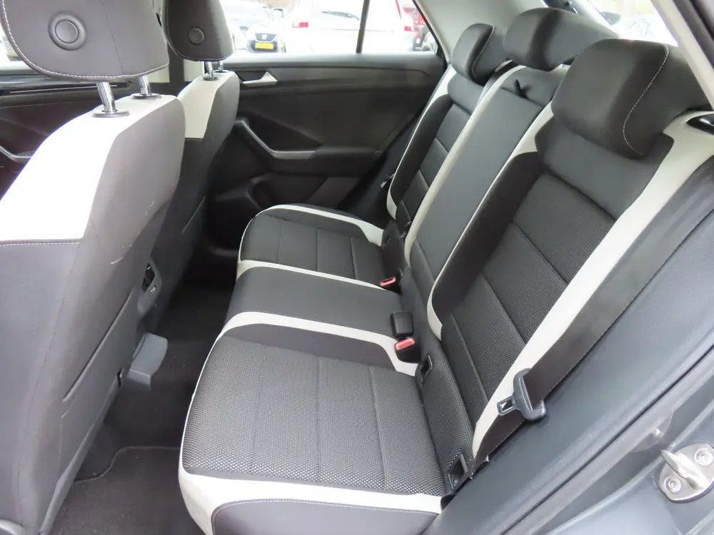Volkswagen T-Roc 1.5 TSI 150pk Sport*LED*ACC*Apple Carplay* uit 2019, foto 10