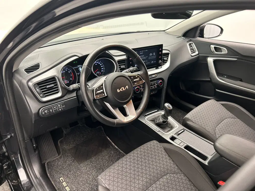 Kia Ceed 1.0 T-GDi uit 2023, foto 19