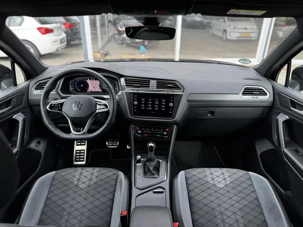 Volkswagen Tiguan 1.5TSI R-Line|Black-style|Matrix|ACC|CAM uit 2021, foto 2