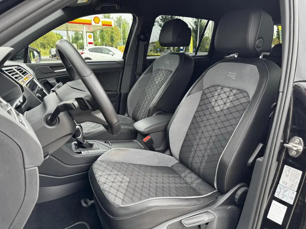 Volkswagen Tiguan 1.5TSI R-Line|Black-style|Matrix|ACC|CAM uit 2021, foto 4