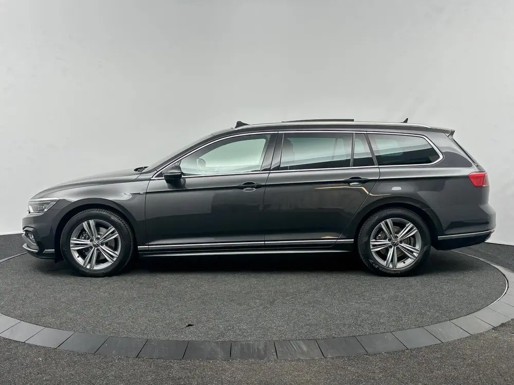 Volkswagen Passat Variant 1.5 TSI 150pk DSG R-Line Business uit 2021, foto 17