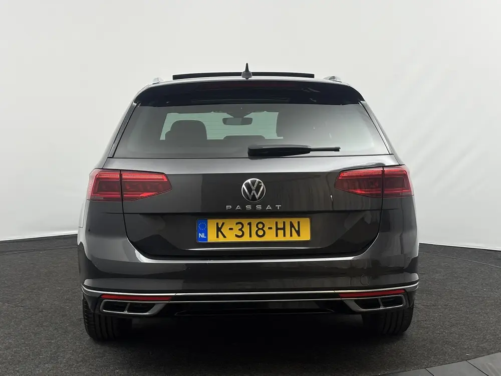 Volkswagen Passat Variant 1.5 TSI 150pk DSG R-Line Business uit 2021, foto 19