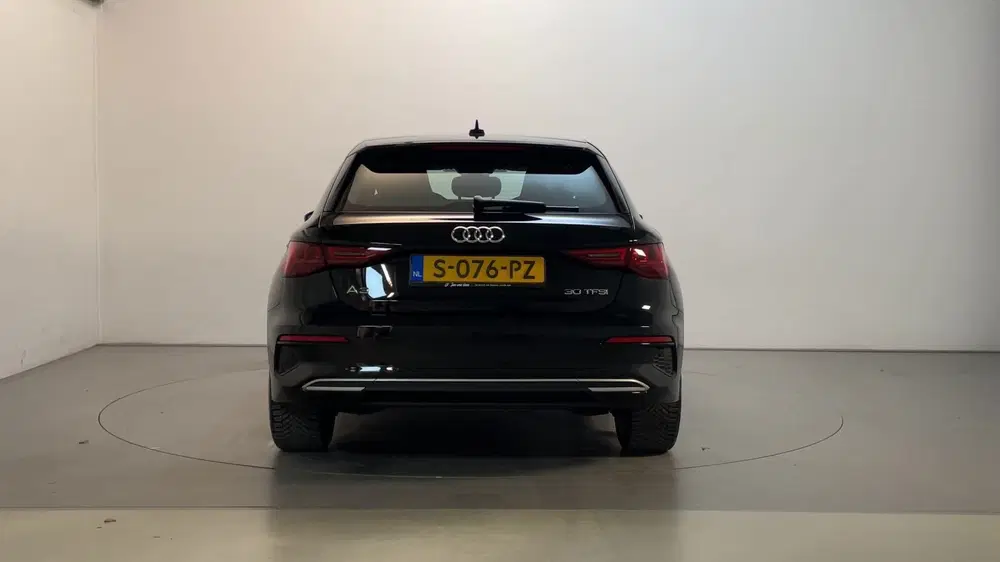 Audi A3 30 TFSI Advanced Edition Stoelverwarming N uit 2023, foto 10