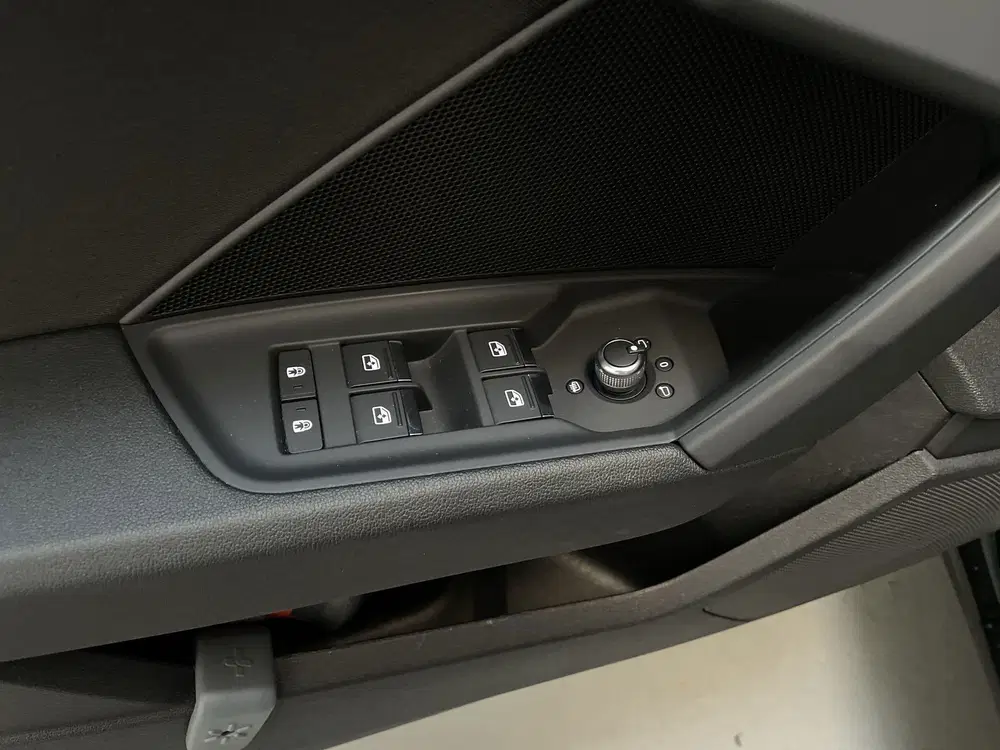 Audi A3 30 TFSI Advanced Edition Stoelverwarming N uit 2023, foto 15