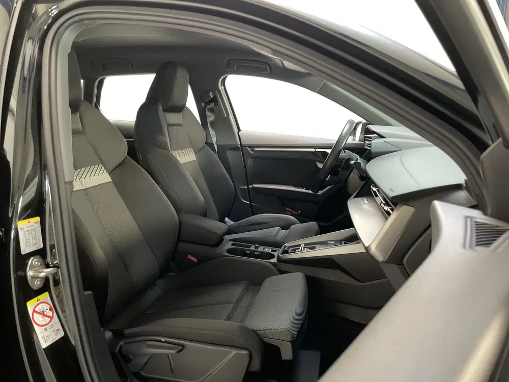 Audi A3 30 TFSI Advanced Edition Stoelverwarming N uit 2023, foto 5