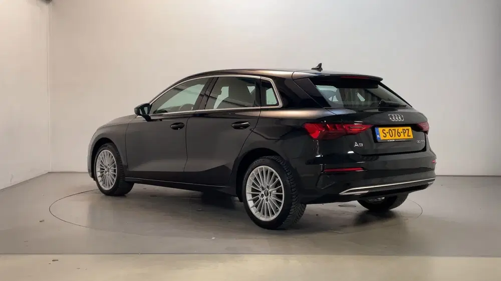 Audi A3 30 TFSI Advanced Edition Stoelverwarming N uit 2023, foto 6