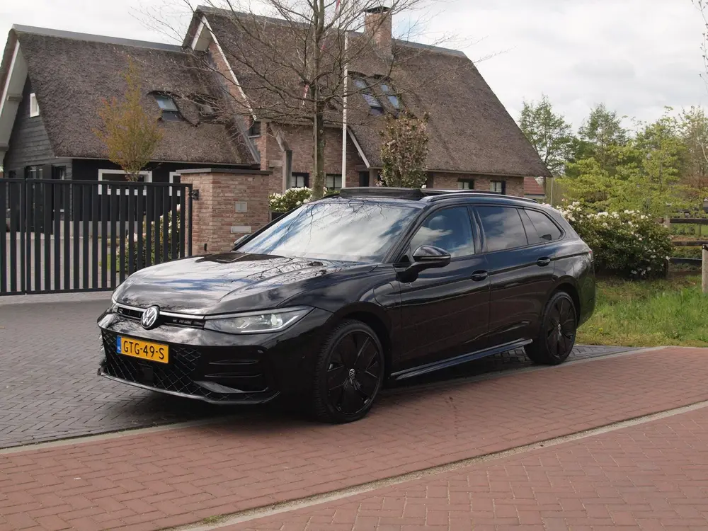 Volkswagen Passat Variant 1.5 eHybrid R-Line Edition | Panor uit 2024, foto 8