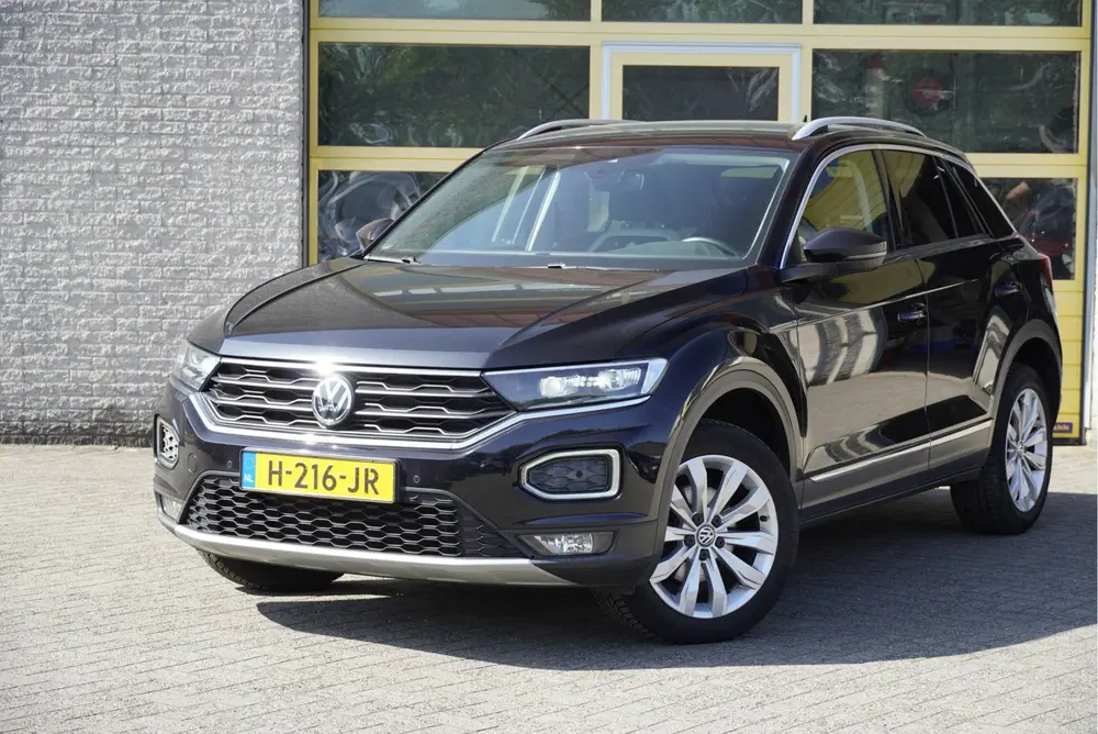 Volkswagen T-Roc 1.5 TSI 150PK! Sport BJ2020 Lmv 17" | Led V uit 2020, foto 3