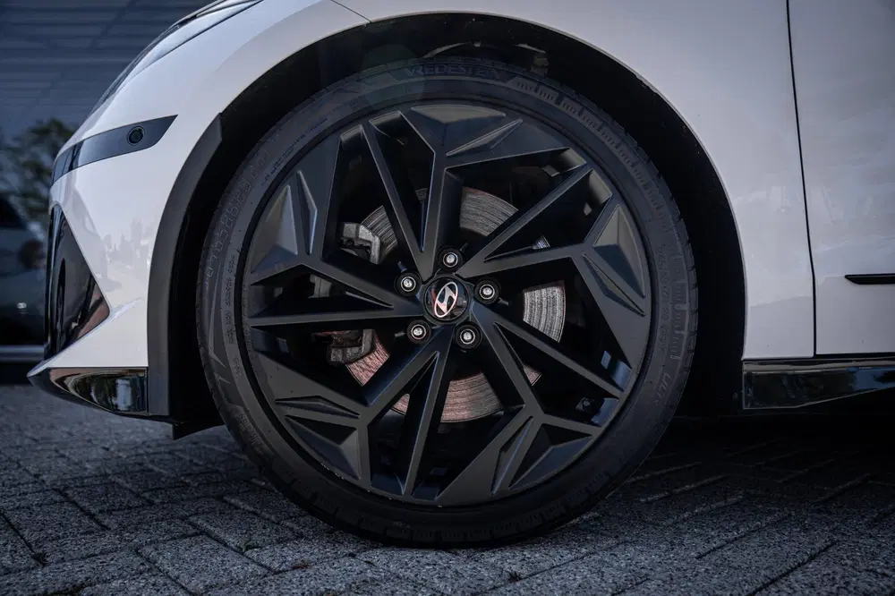 Hyundai IONIQ First Edition AWD 77.4 kWh uit 2023, foto 6