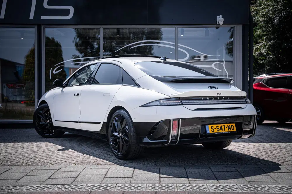 Hyundai IONIQ First Edition AWD 77.4 kWh uit 2023, foto 7