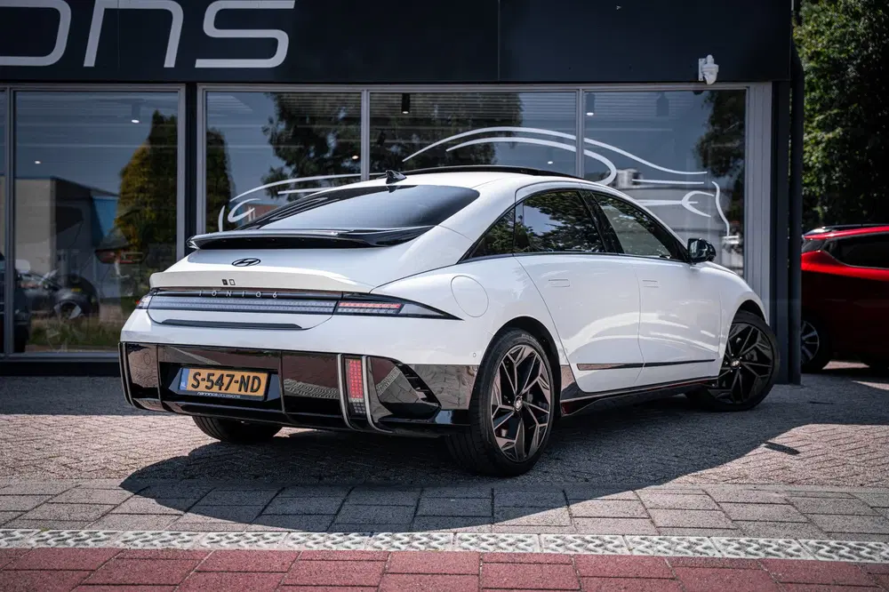 Hyundai IONIQ First Edition AWD 77.4 kWh uit 2023, foto 9