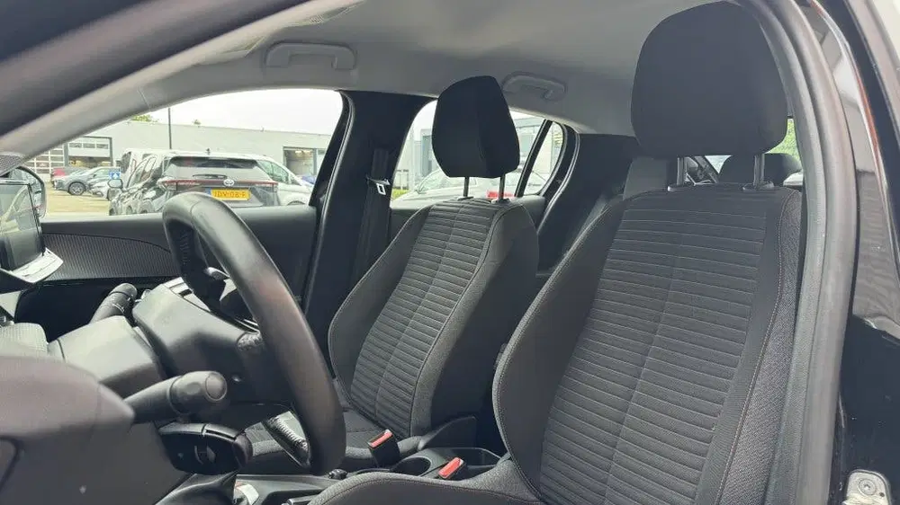 Peugeot 208 1.2 PT Style uit 2023, foto 9