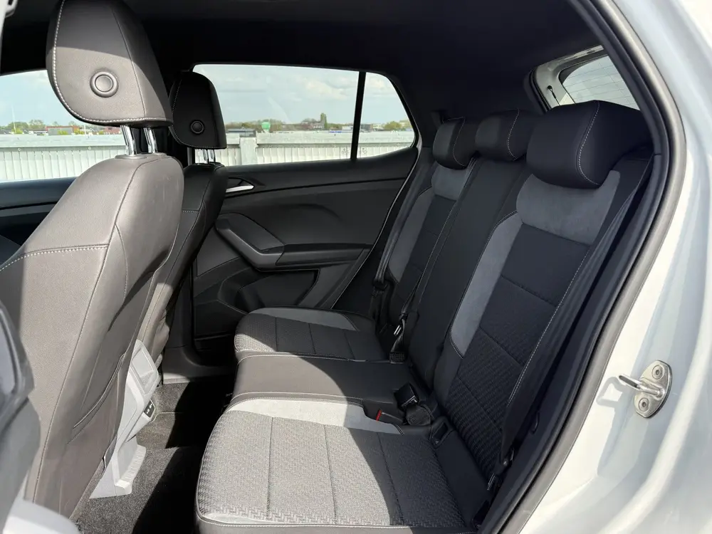 Volkswagen T-Cross 1.0 TSI R-Line | Clima | Cam | Digital Co uit 2021, foto 18