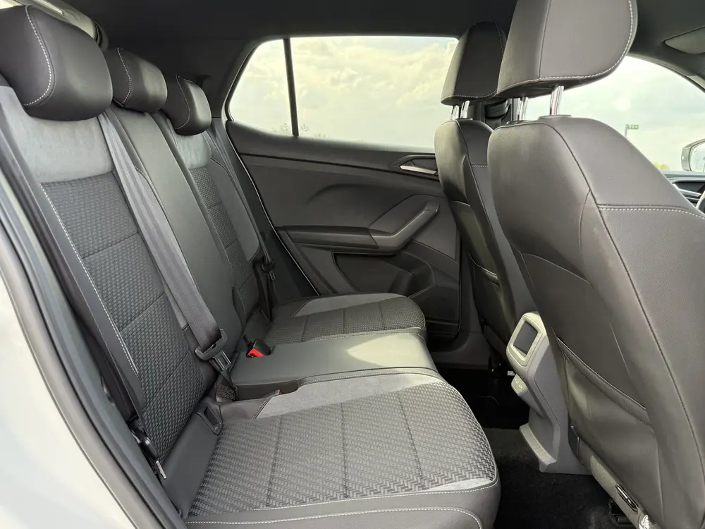 Volkswagen T-Cross 1.0 TSI R-Line | Clima | Cam | Digital Co uit 2021, foto 20