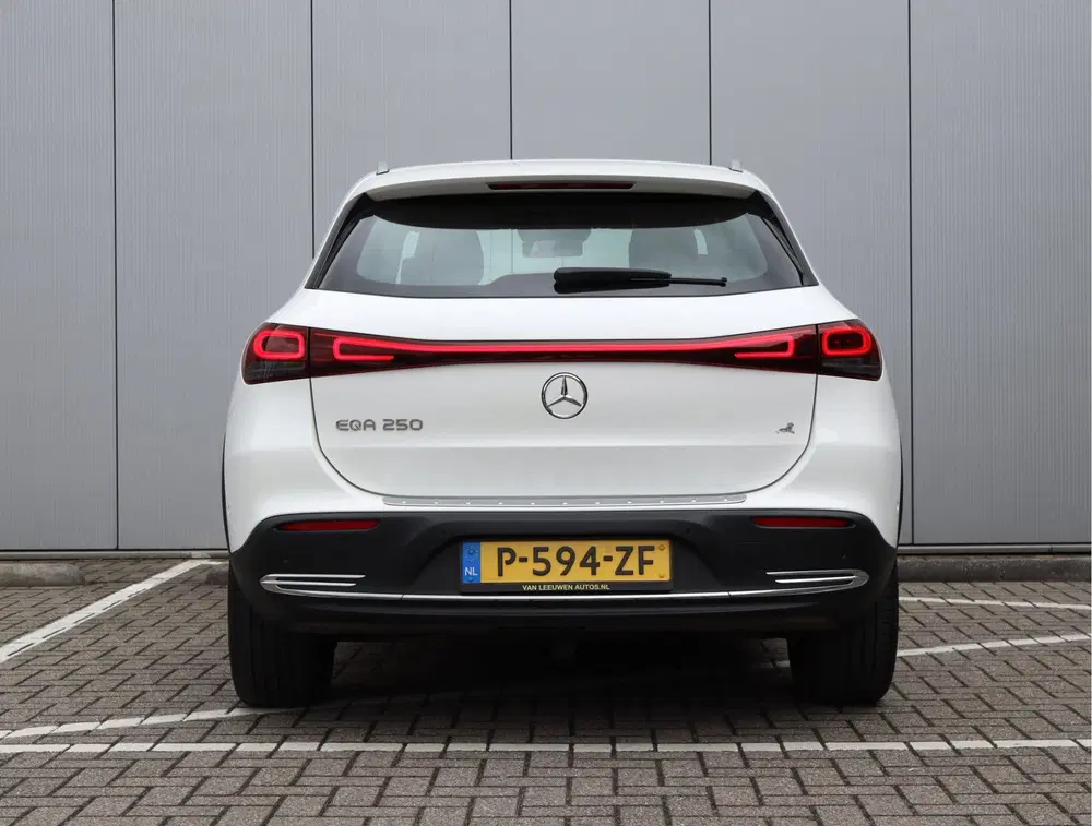 Mercedes-Benz EQA 250 67 kWh uit 2021, foto 8