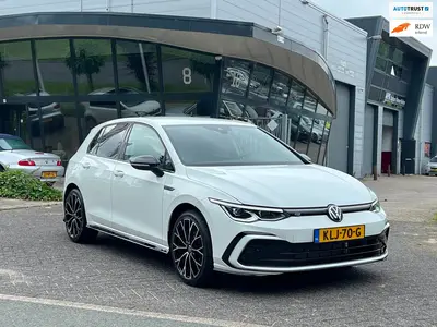 Volkswagen Golf 8 1.5 eTSI R-Line 7-DSG LED CARPLAYY uit 2022