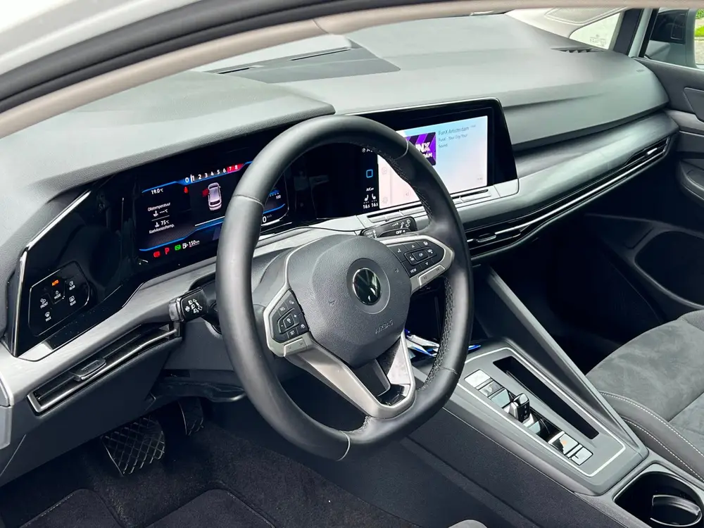 Volkswagen Golf 8 1.5 eTSI R-Line 7-DSG LED CARPLAYY uit 2022, foto 10