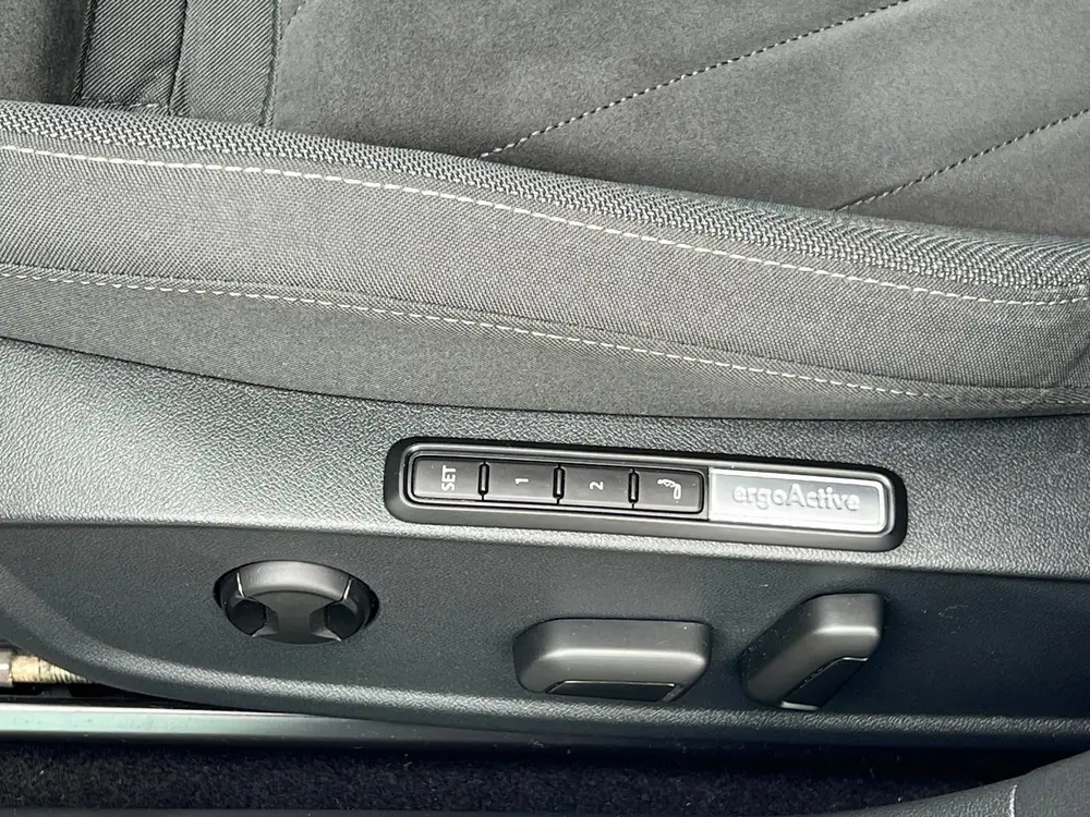 Volkswagen Golf 8 1.5 eTSI R-Line 7-DSG LED CARPLAYY uit 2022, foto 13