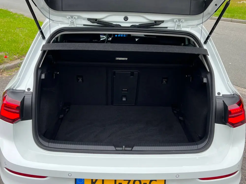 Volkswagen Golf 8 1.5 eTSI R-Line 7-DSG LED CARPLAYY uit 2022, foto 20