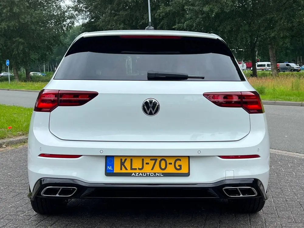 Volkswagen Golf 8 1.5 eTSI R-Line 7-DSG LED CARPLAYY uit 2022, foto 6