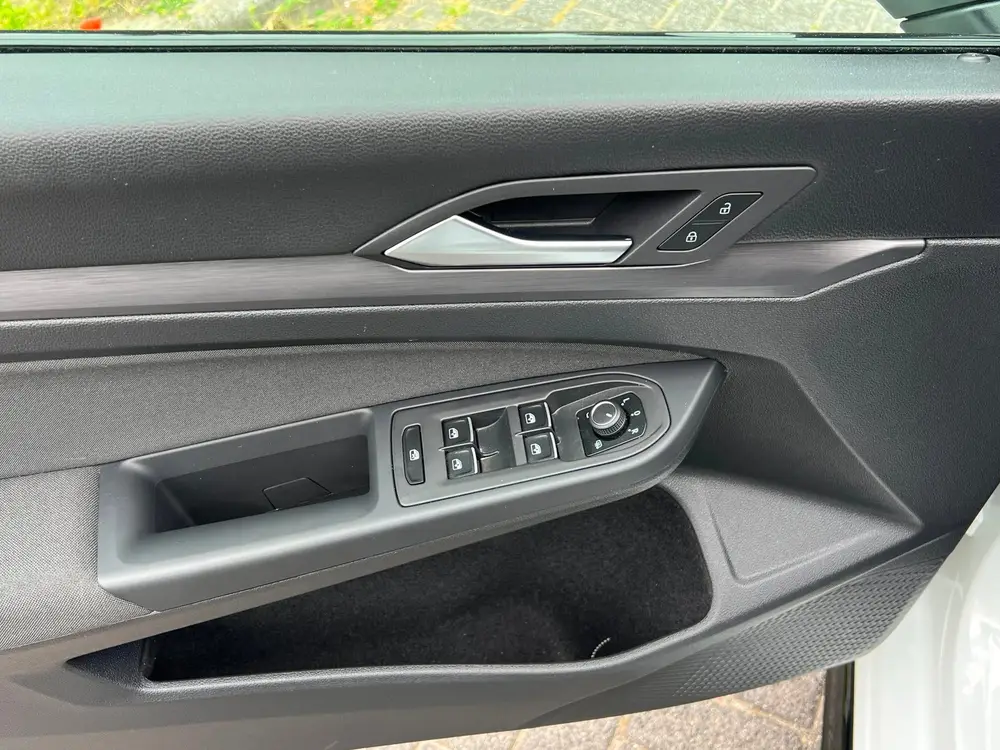 Volkswagen Golf 8 1.5 eTSI R-Line 7-DSG LED CARPLAYY uit 2022, foto 9