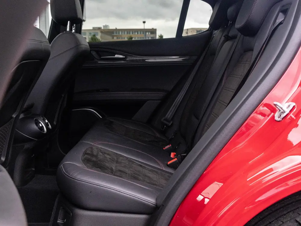Alfa Romeo Stelvio 2.0 T AWD Estrema uit 2022, foto 10
