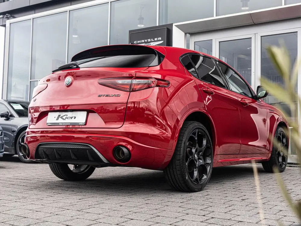 Alfa Romeo Stelvio 2.0 T AWD Estrema uit 2022, foto 5