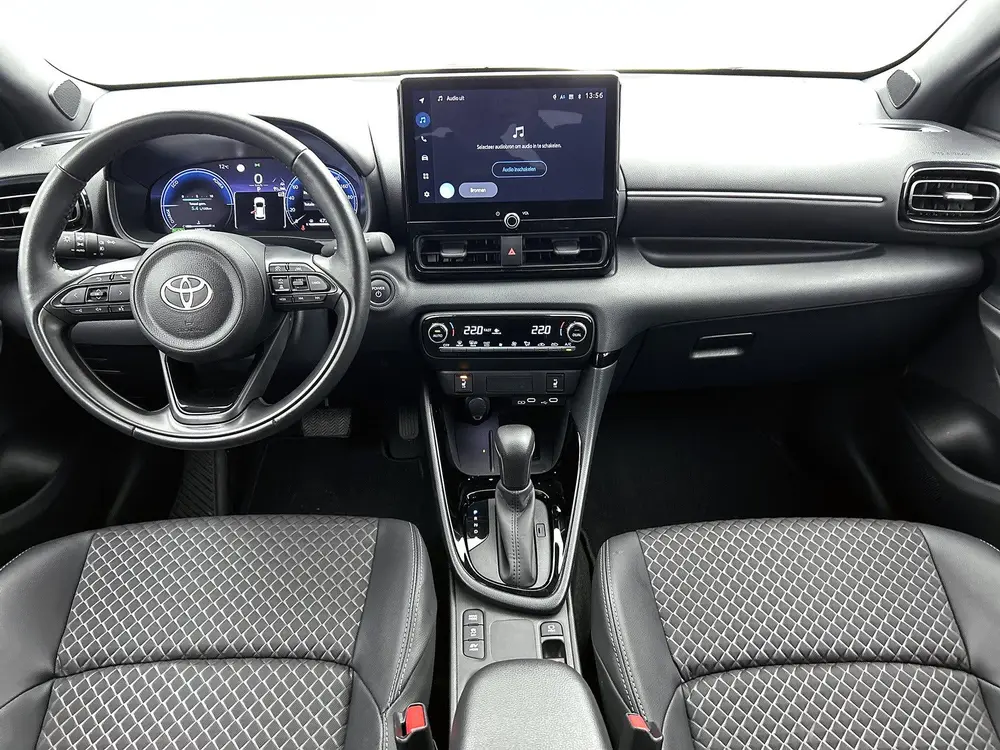 Toyota Yaris 1.5 Hybrid 130 Executive uit 2024, foto 4