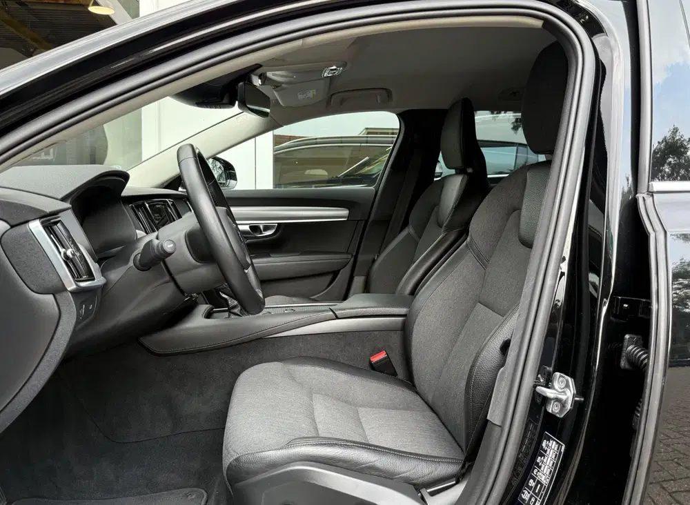 Volvo V90 2.0 T4 Momentum Pro uit 2020, foto 4