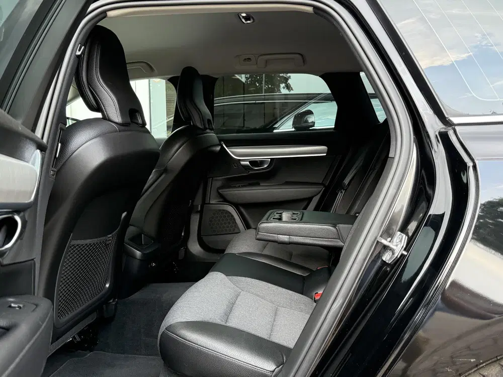 Volvo V90 2.0 T4 Momentum Pro uit 2020, foto 6