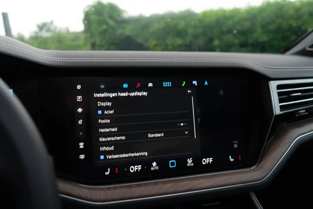 Volkswagen Touareg 3.0 TSI eHybrid 4MOTION / Panoramadak/ 22 uit 2023, foto 15