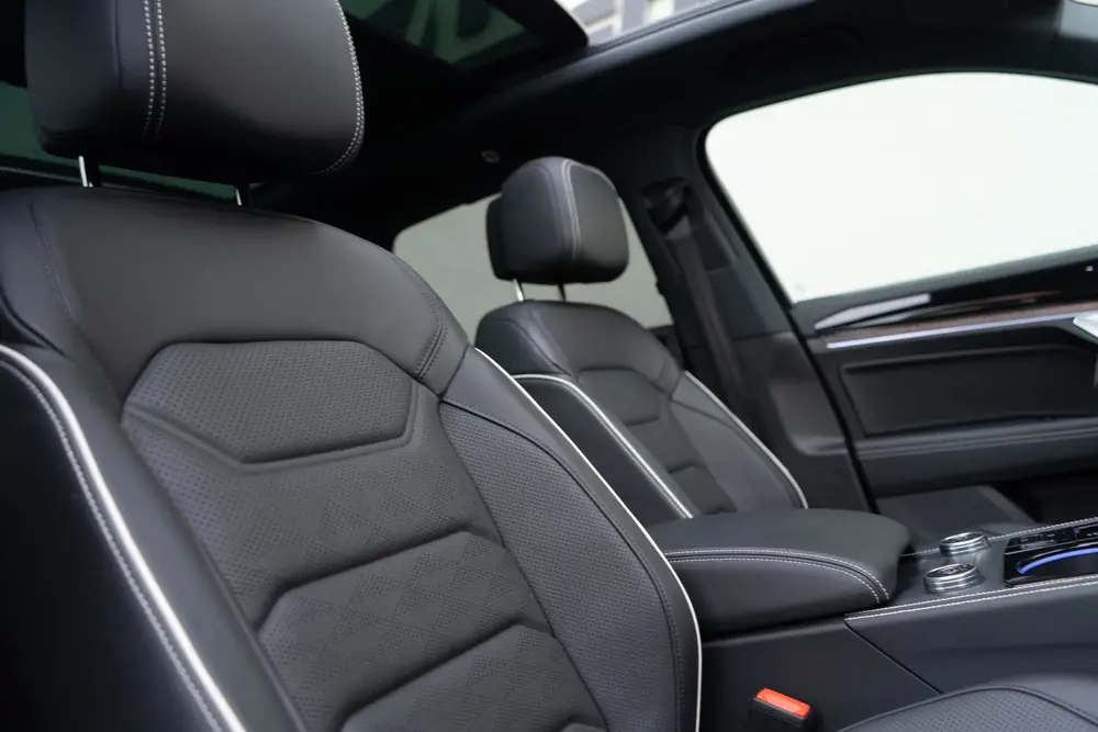Volkswagen Touareg 3.0 TSI eHybrid 4MOTION / Panoramadak/ 22 uit 2023, foto 7