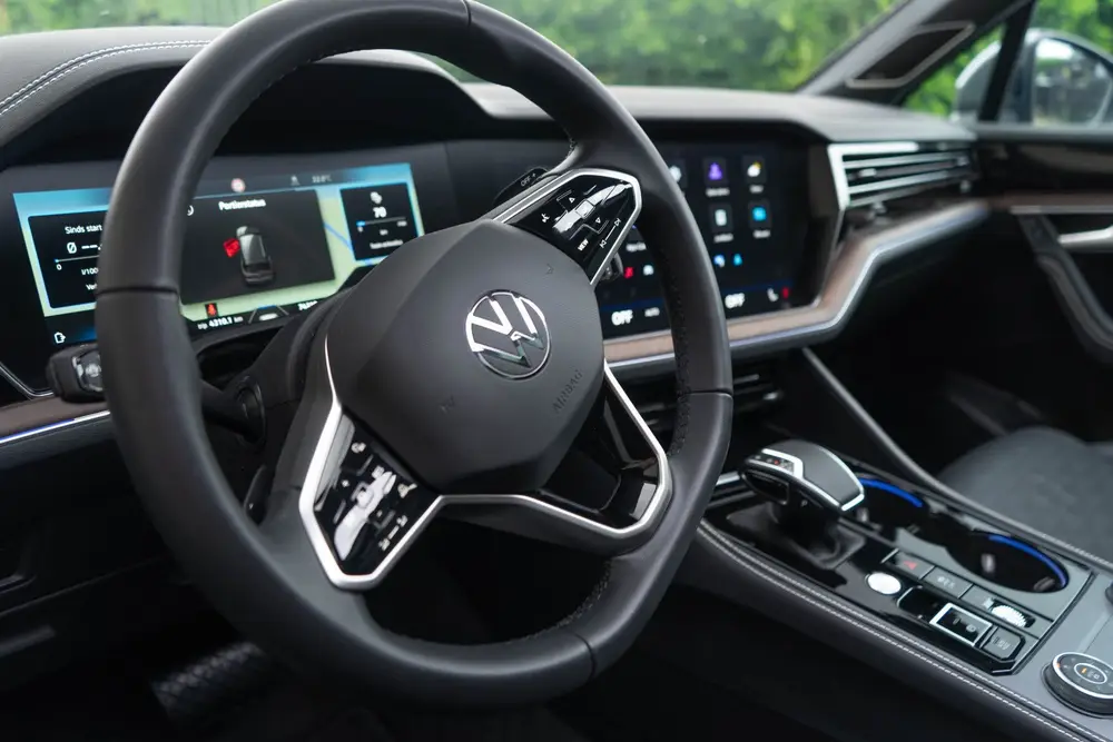 Volkswagen Touareg 3.0 TSI eHybrid 4MOTION / Panoramadak/ 22 uit 2023, foto 9