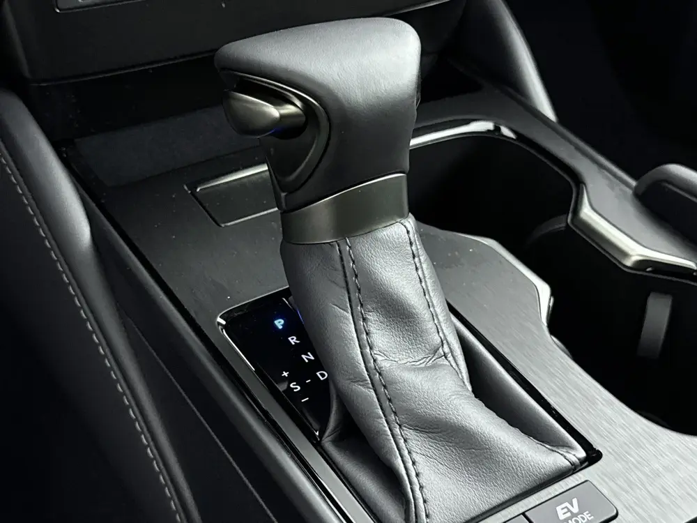 Lexus ES 300h Business Line uit 2024, foto 11