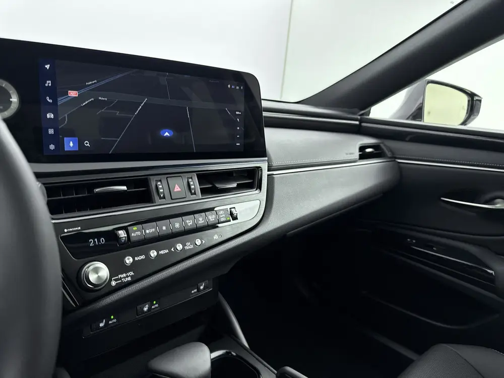 Lexus ES 300h Business Line uit 2024, foto 8