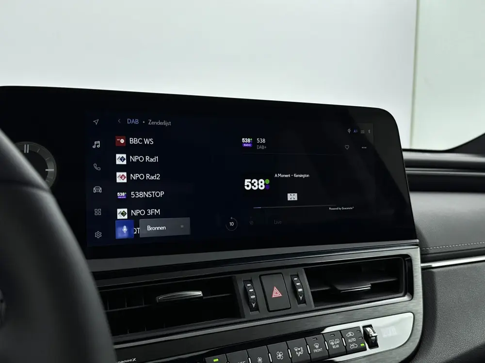 Lexus ES 300h Business Line uit 2024, foto 9