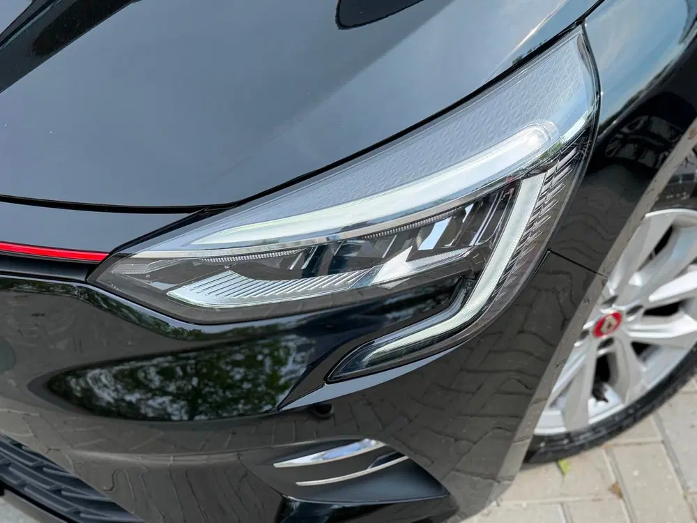 Renault Clio 1.3 TCe Intens uit 2019, foto 2