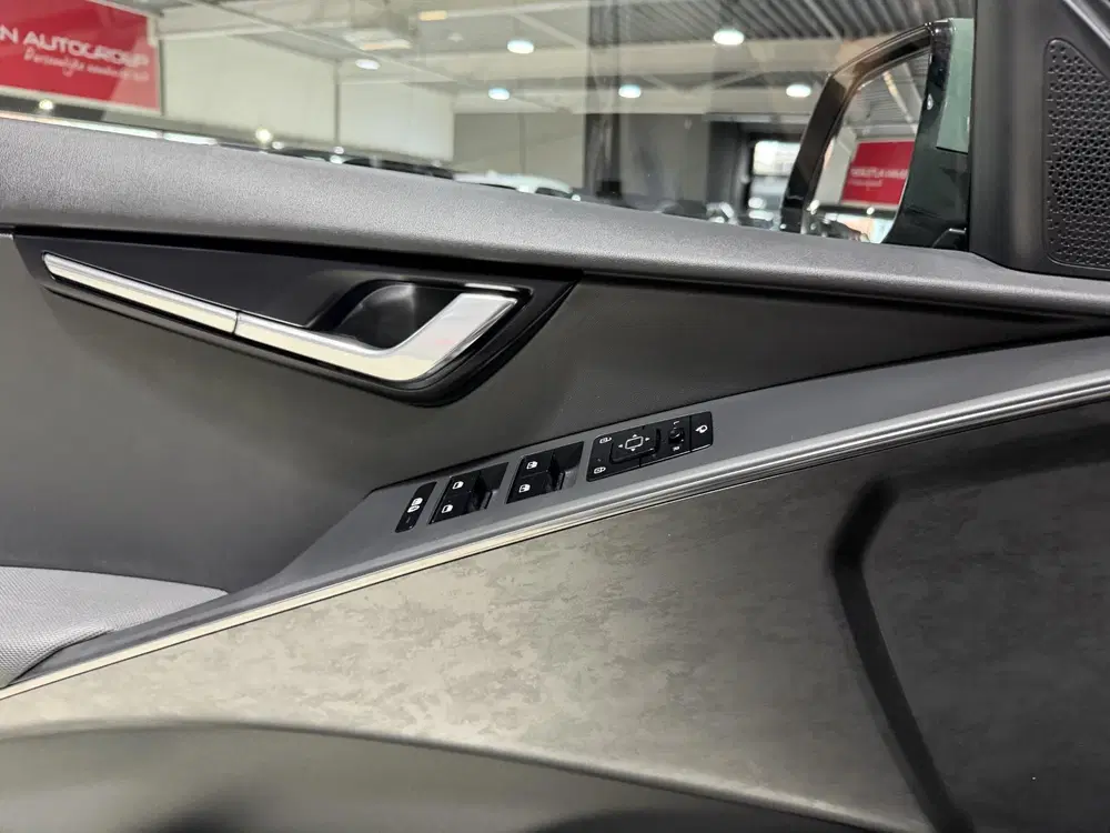 Kia Niro Edition Advanced 64.8 kWh Stoel en Stuur v uit 2024, foto 13