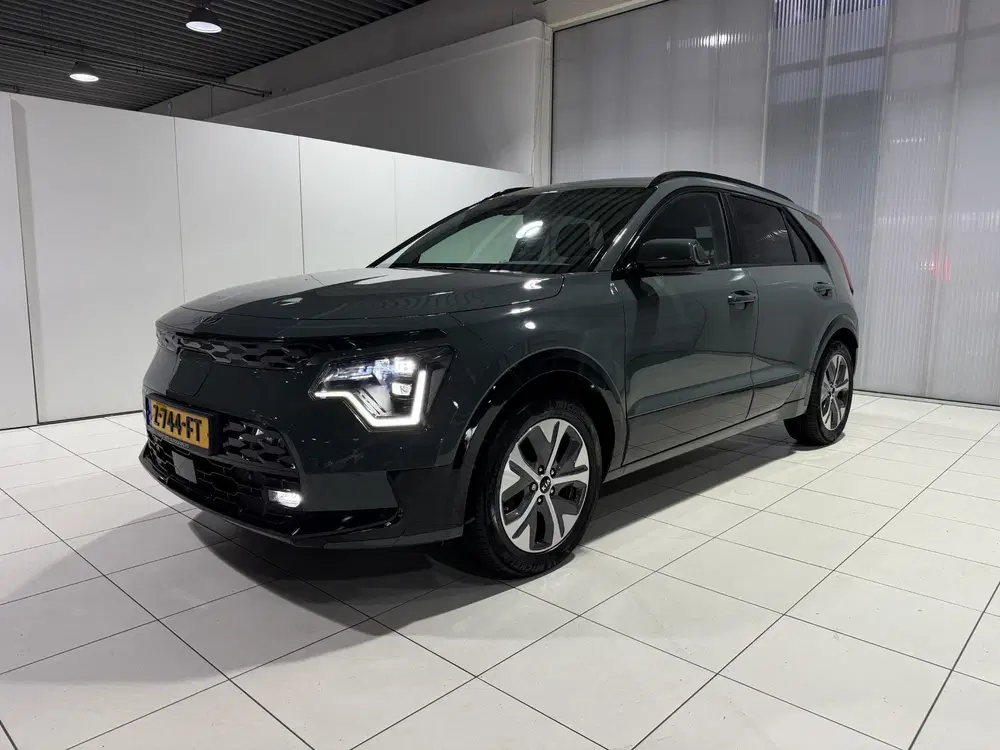 Kia Niro Edition Advanced 64.8 kWh Stoel en Stuur v uit 2024, foto 3
