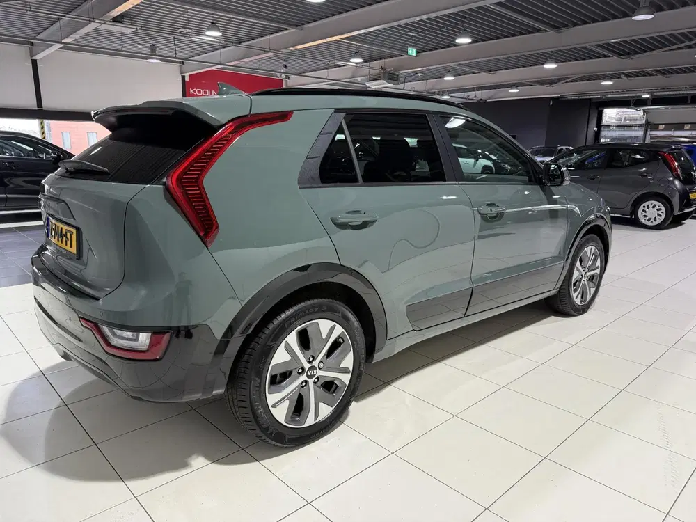 Kia Niro Edition Advanced 64.8 kWh Stoel en Stuur v uit 2024, foto 7