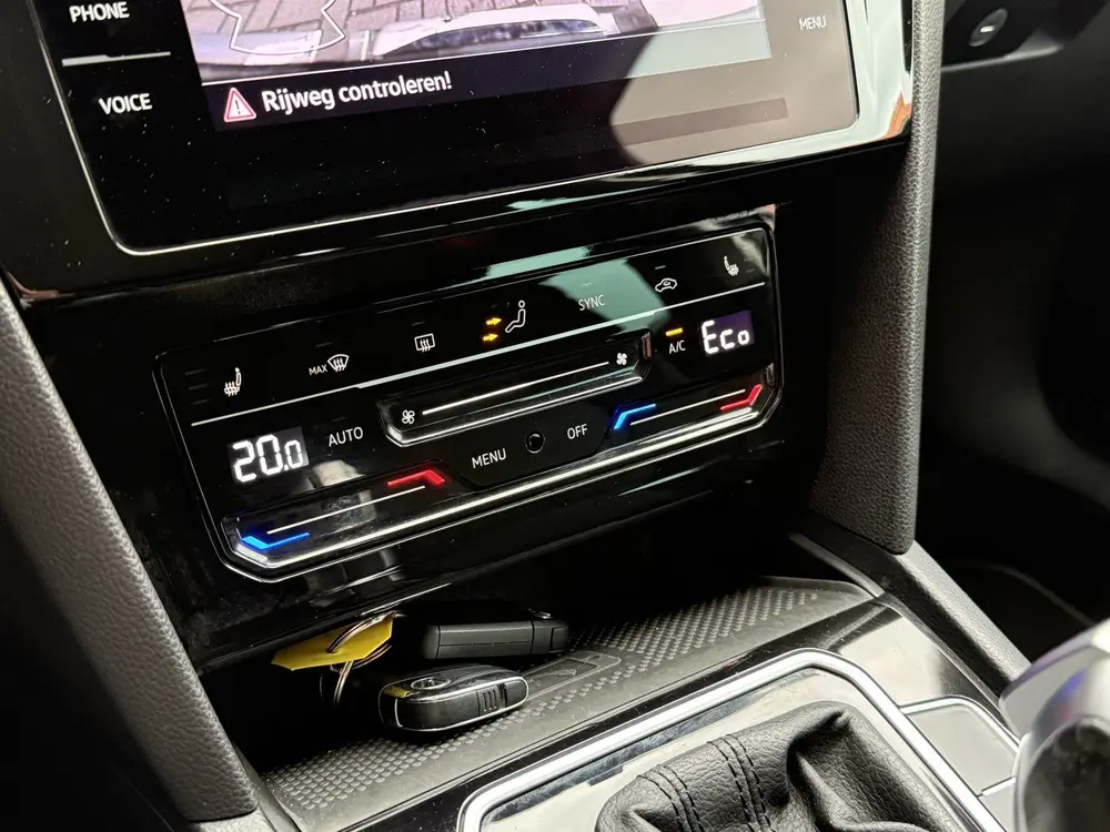 Volkswagen Passat Variant BWJ 2022 1.4 TSI 218 PK PHEV GTE B uit 2022, foto 20