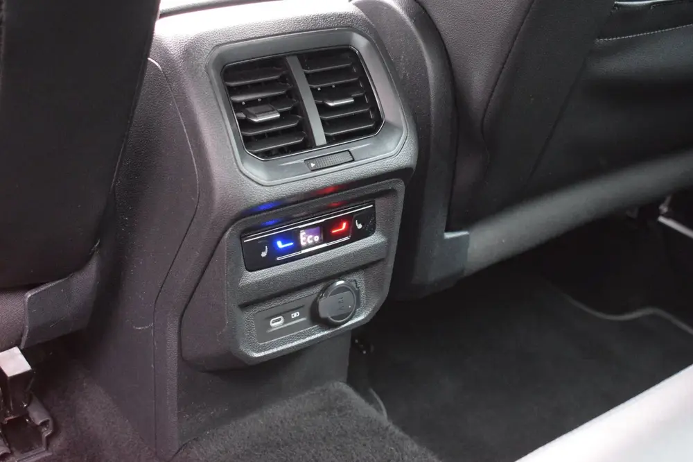 Volkswagen Tiguan 1.4 TSI eHybrid R-Line SOH / VIRTUAL / IQ uit 2022, foto 20