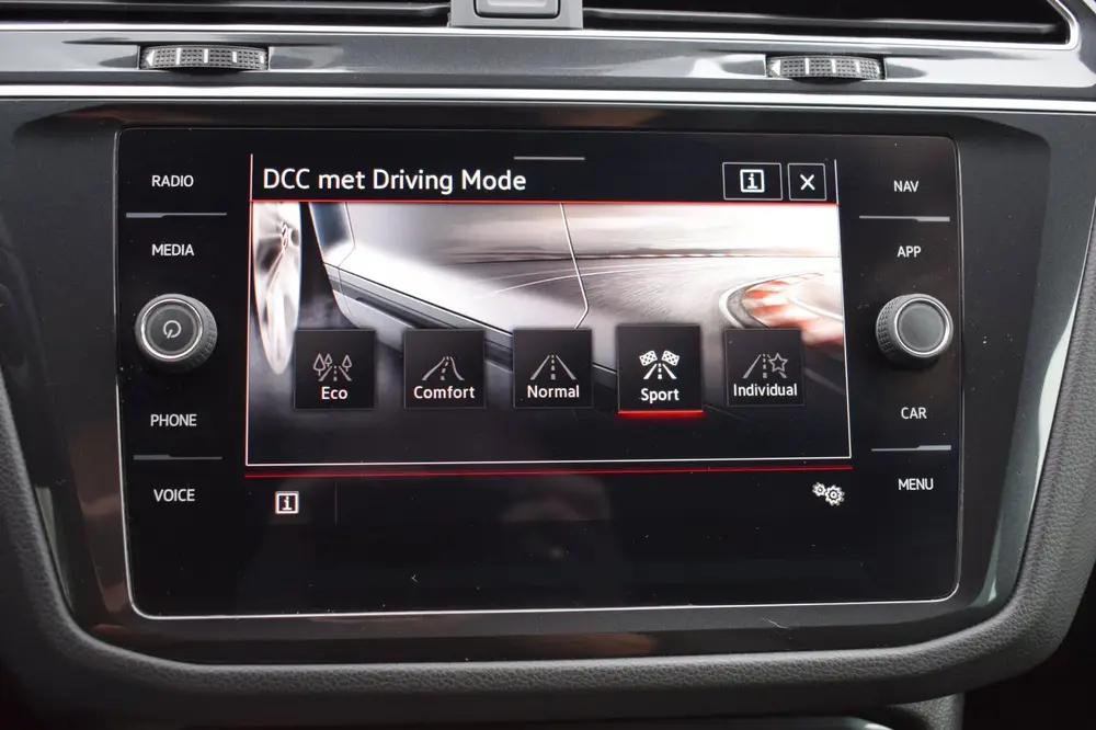 Volkswagen Tiguan 1.4 TSI eHybrid R-Line SOH / VIRTUAL / IQ uit 2022, foto 8