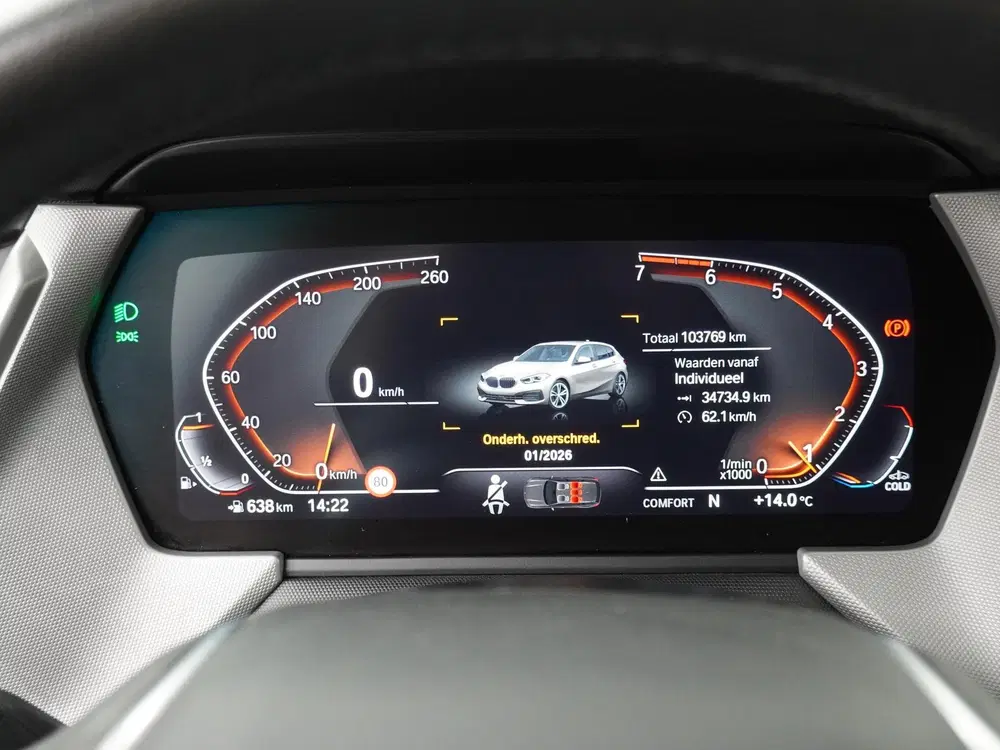 BMW 1-serie 118i Executive Edition uit 2021, foto 14