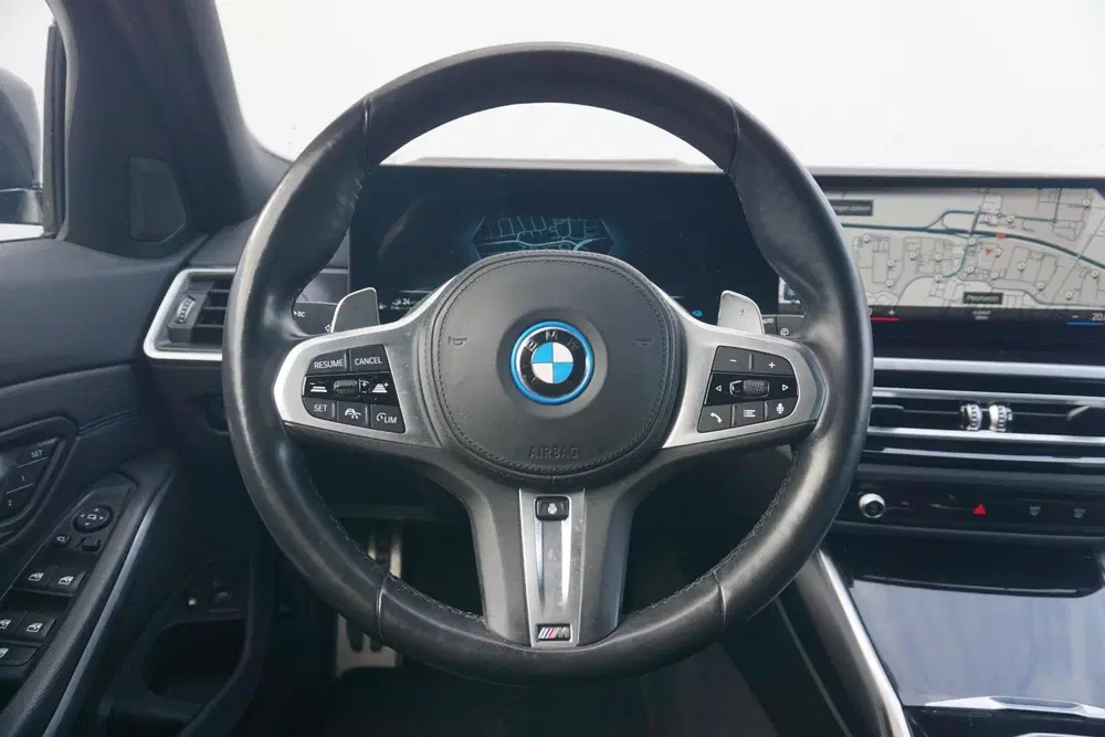 BMW 3-serie Touring 320e M Sportpakket Pro 19'' uit 2022, foto 10